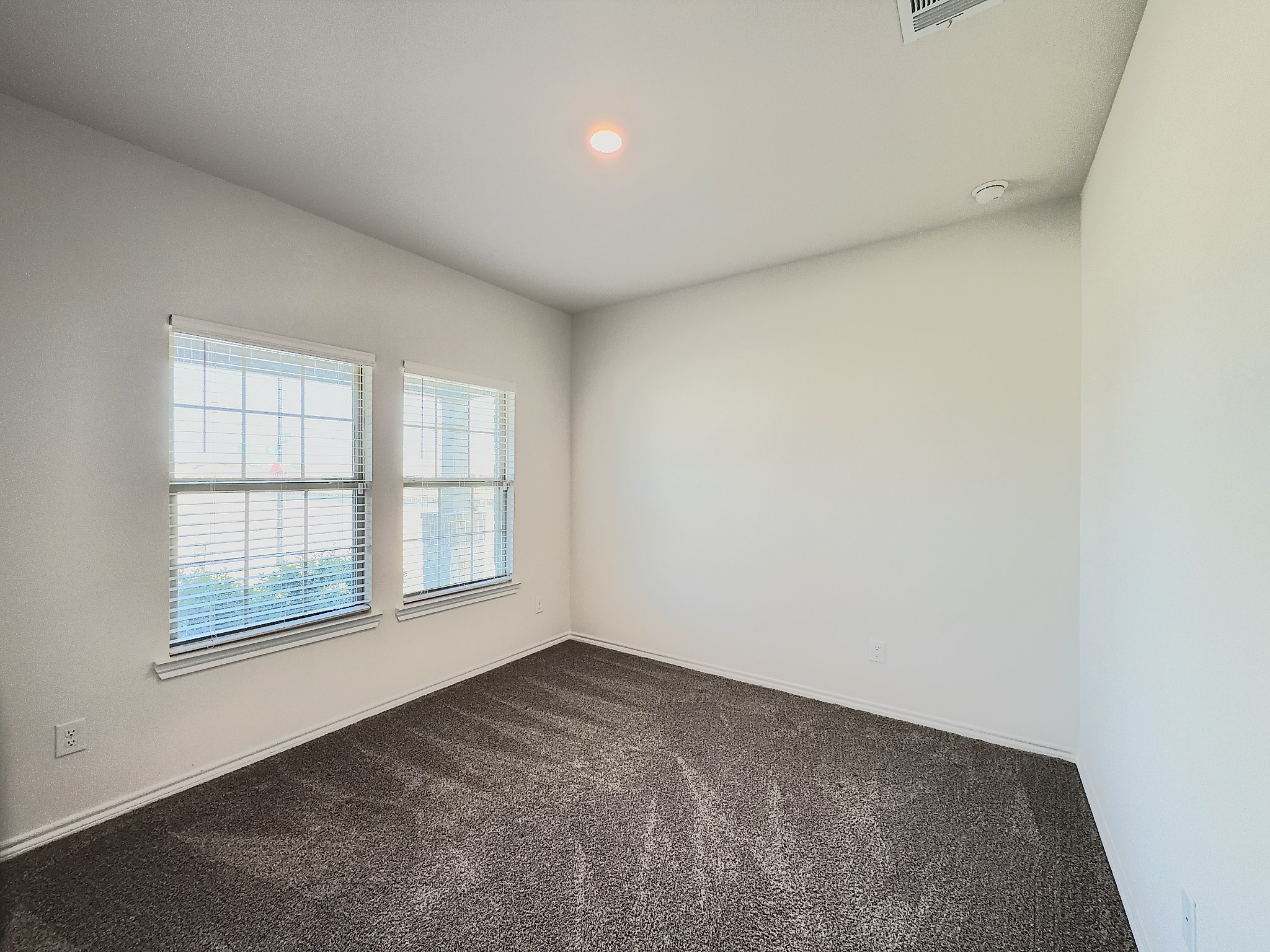 218 Alice Springs Ln — photo 4