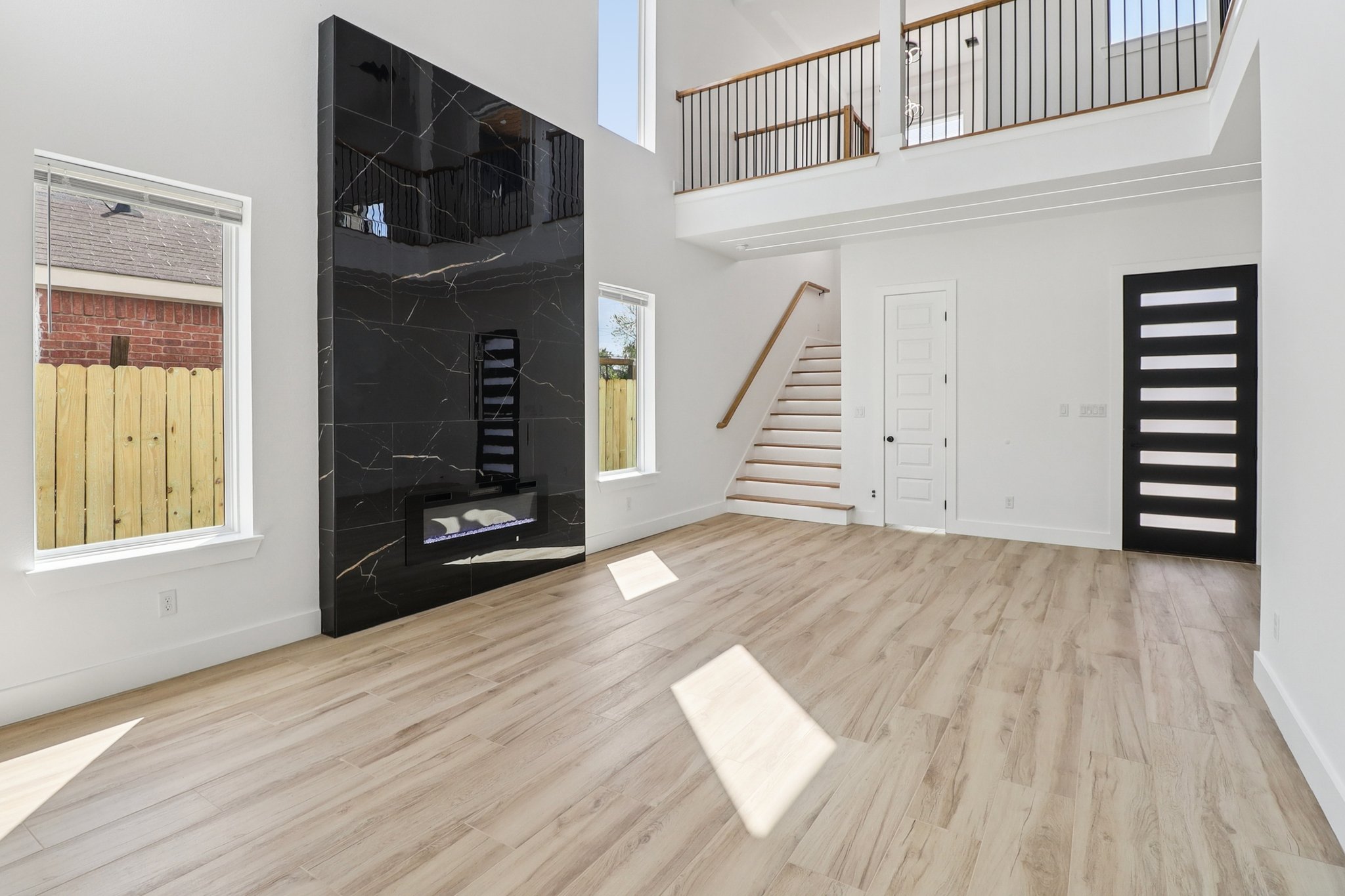 2410 Locust Ave — photo 6