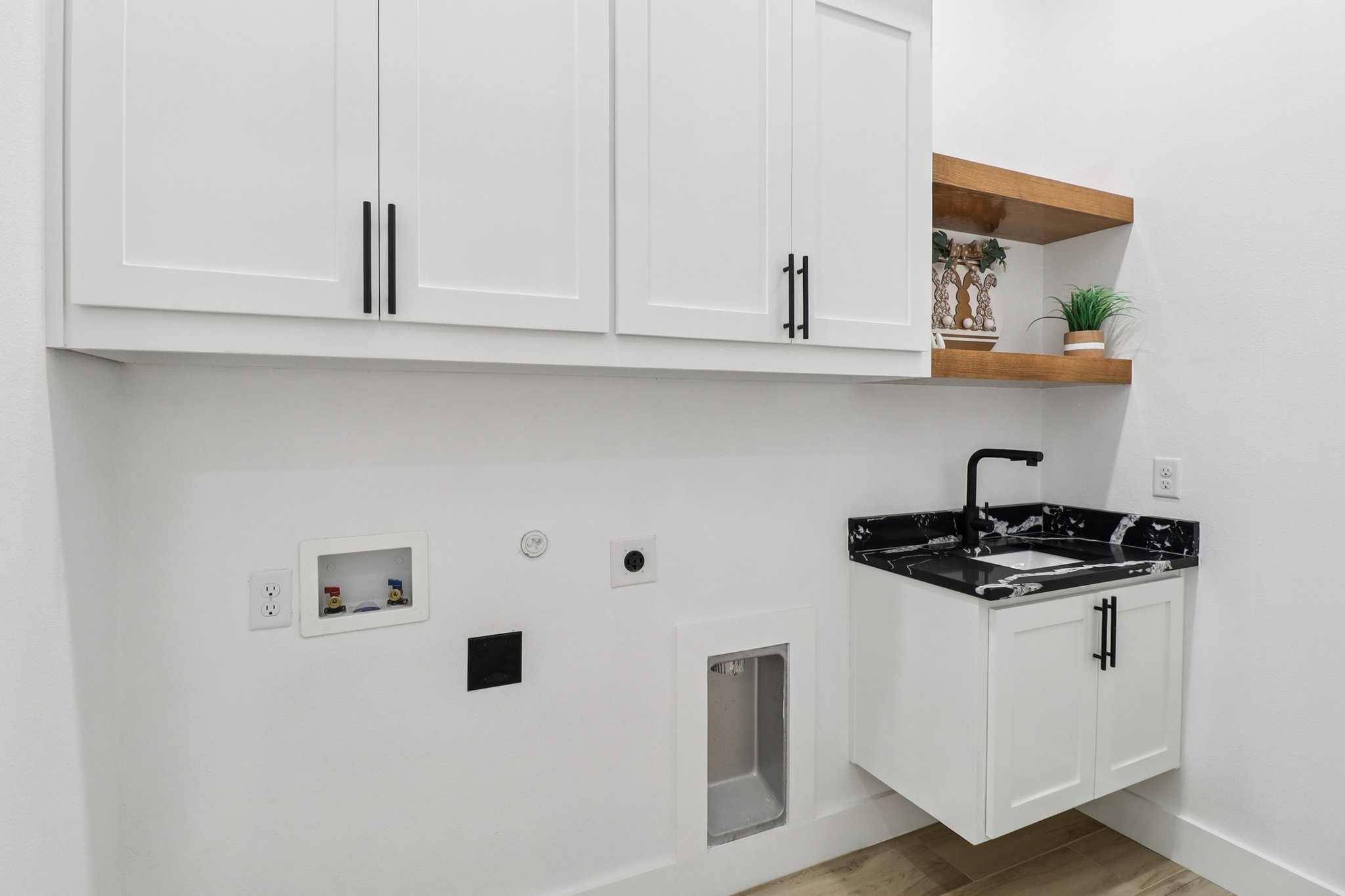 2410 Locust Ave — photo 12