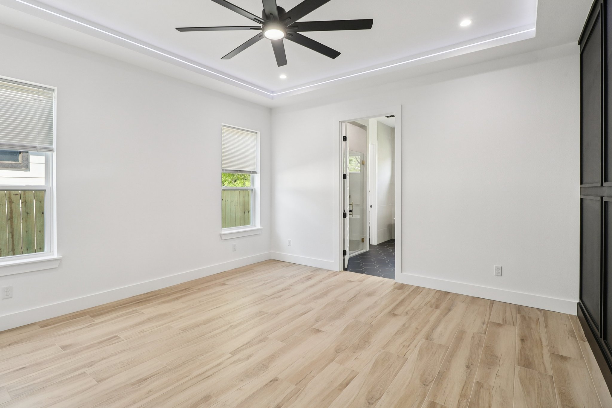 2410 Locust Ave — photo 14