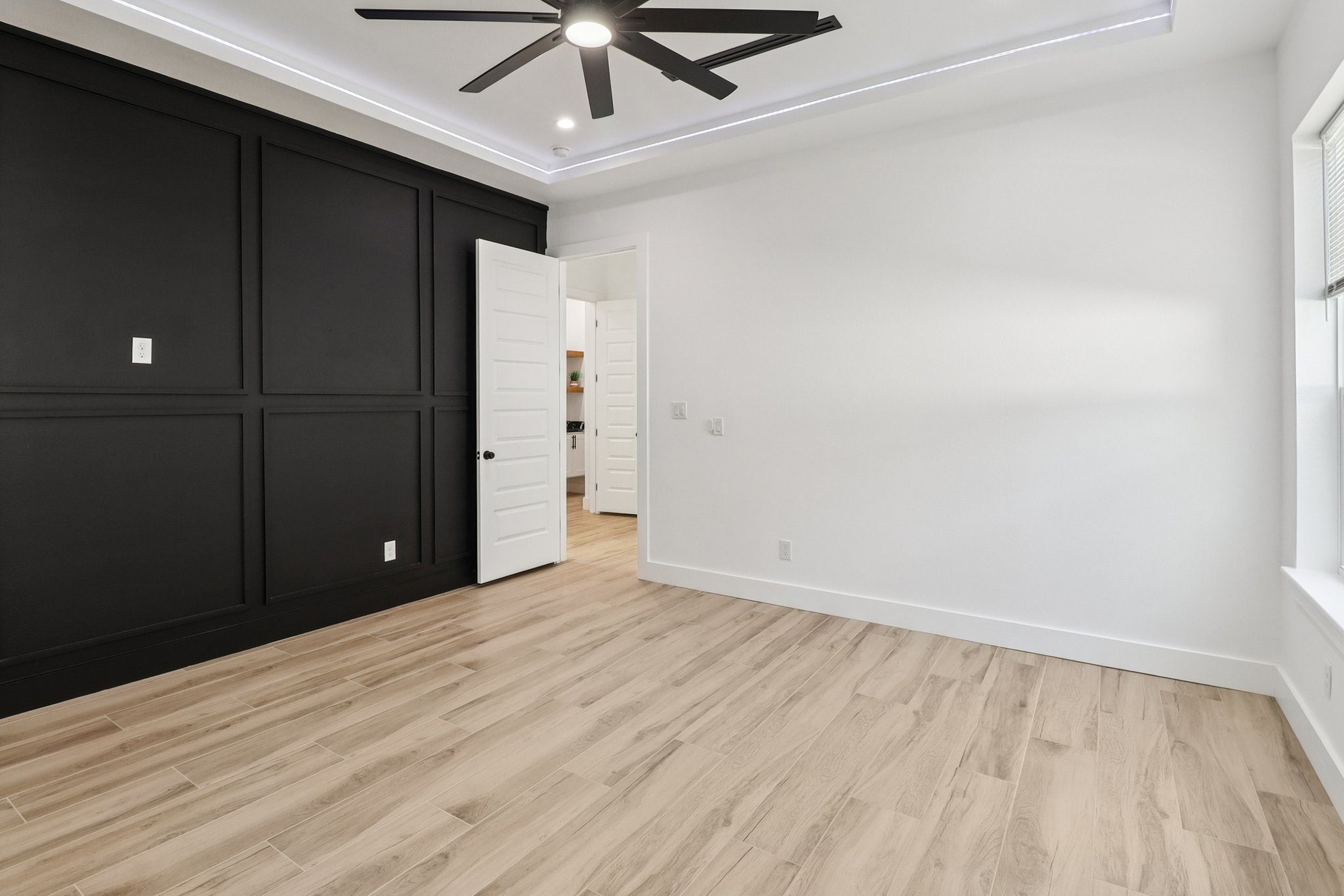 2410 Locust Ave — photo 15